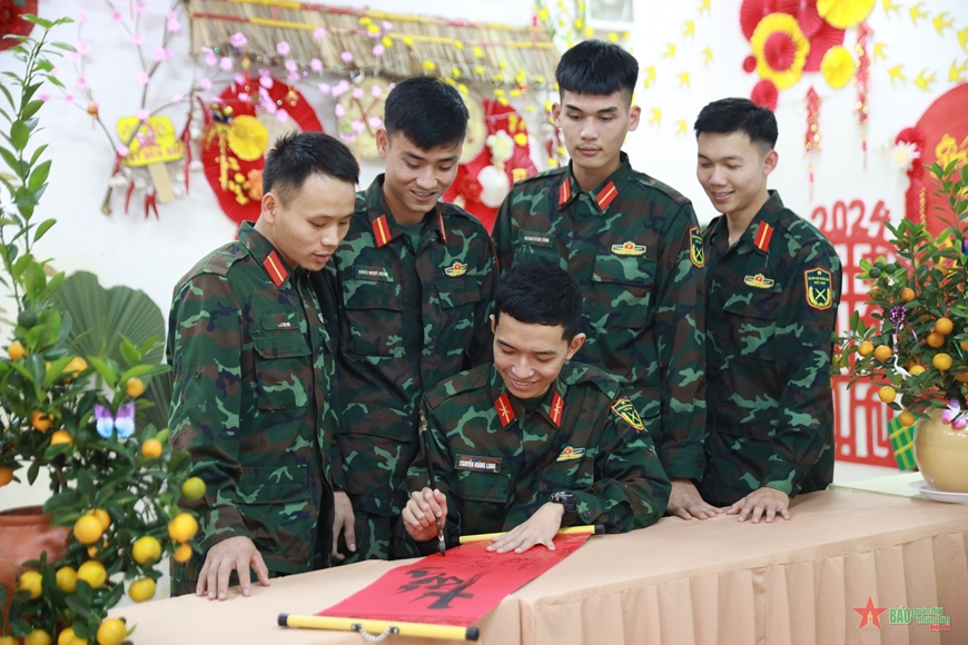 Vui đón xuân ở Trường Sĩ quan Chính trị